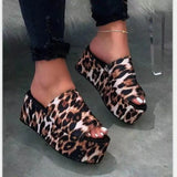 Size 43 Spring And Summer Pine Cake Thick Bottom Slippers Women Flat Bottom Leopard Print Cold