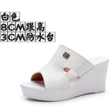 Leather Slope And Slippers Women Wearing Fashion Pine Cake Thick Bottom Fitting Room A Word Drag Anti-Slip High And Cow Skin Cold