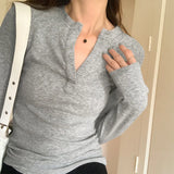 Sense Of V-Collar Long-Sleeved T-Shirt In Early Autumn A New Slim, Slim, Full-Bottomed Shirt With