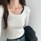 Long-Sleeved T-Shirts Are Worn Inside The Collarbone Jackets Of The New Early Autumn