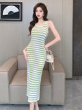 Zingj Live-Action Dress With A Neck Halter And A Waistcoat Is A New Style Of Knitted Dress With All Kinds Of Hips In
