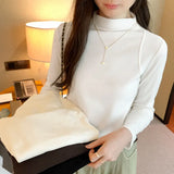 Long-Sleeved Bottomed Shirt With A Half-High Collar A New Chic White T-Shirt In Autumn And Winter Shows A Thin Fishbone