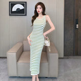Zingj Live-Action Dress With A Neck Halter And A Waistcoat Is A New Style Of Knitted Dress With All Kinds Of Hips In