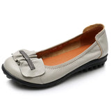 Fashion shoes Women Flats Round Toe Genuine Leather Women's shoes Metal Decoration Flat Casual Shoes Woman Large