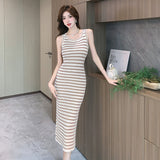 Zingj Live-Action Dress With A Neck Halter And A Waistcoat Is A New Style Of Knitted Dress With All Kinds Of Hips In