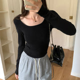 Shoulder-Bottomed Blouse In Autumn, The New Small Square Collar Long-Sleeved T-Shirt Is Slim And